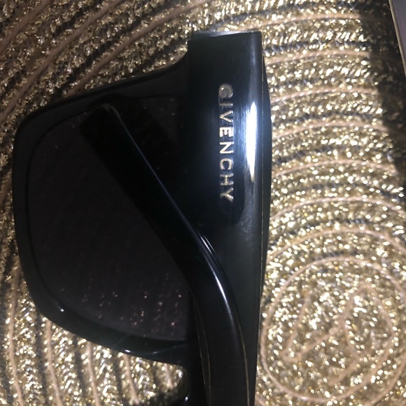 COPY - Givenchy black wayfarer sunglasses - Picture 2 of 6